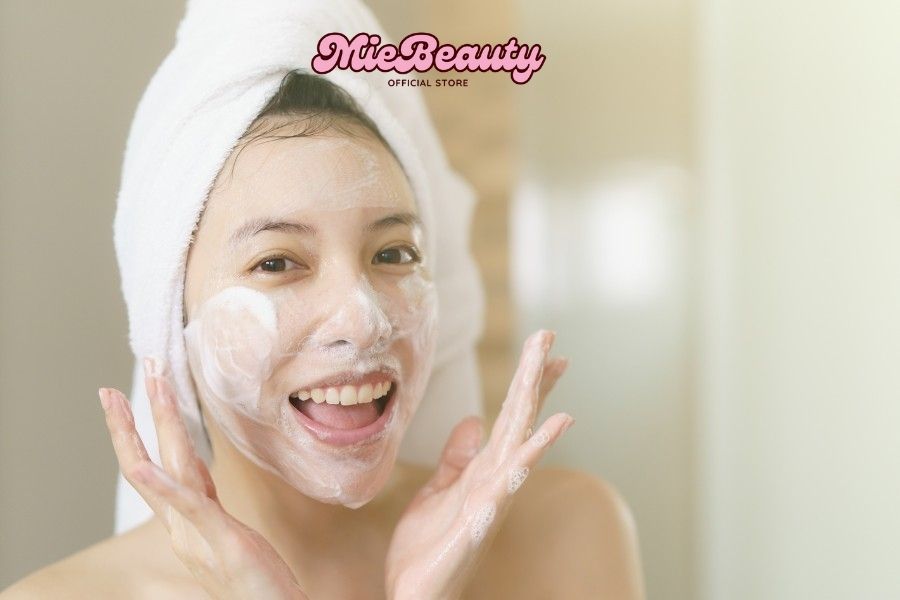 Bông Tẩy Trang Dùng Để Làm Gì? Công Dụng Thật Sự Có Thể Bạn Chưa Biết