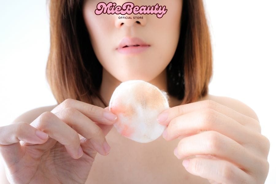 Bông tẩy trang có gây mụn không?